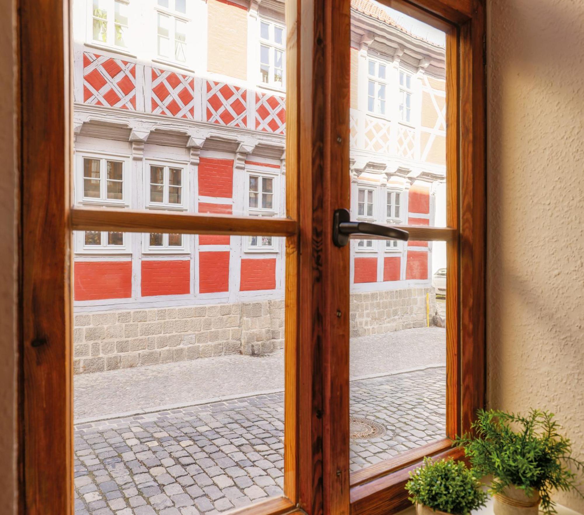 Ferienwohnungen Am Kornmarkt I Quedlinburg Exterior foto